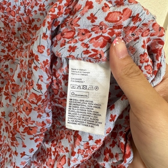 H&M Crepe Blue Red Floral Pattern Print Short Sleeve Rayon Blouse Shirt Womens - Picture 6 of 6